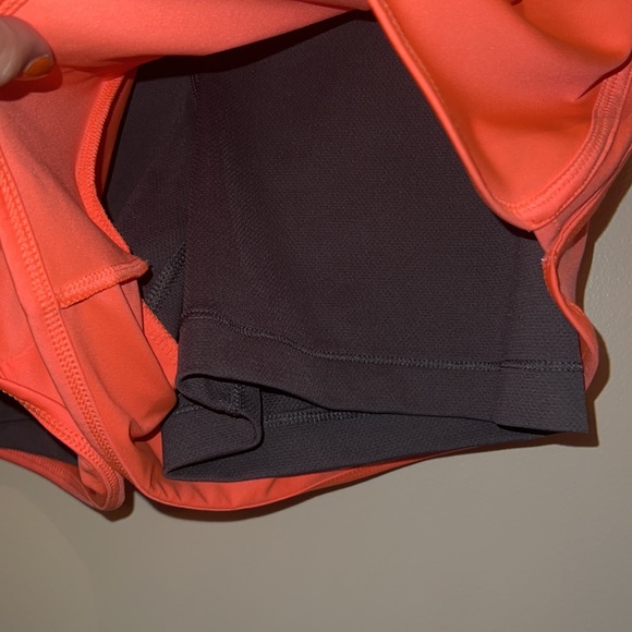 Under Armour Spandex and Shorts Size Large - Picture 3 of 4